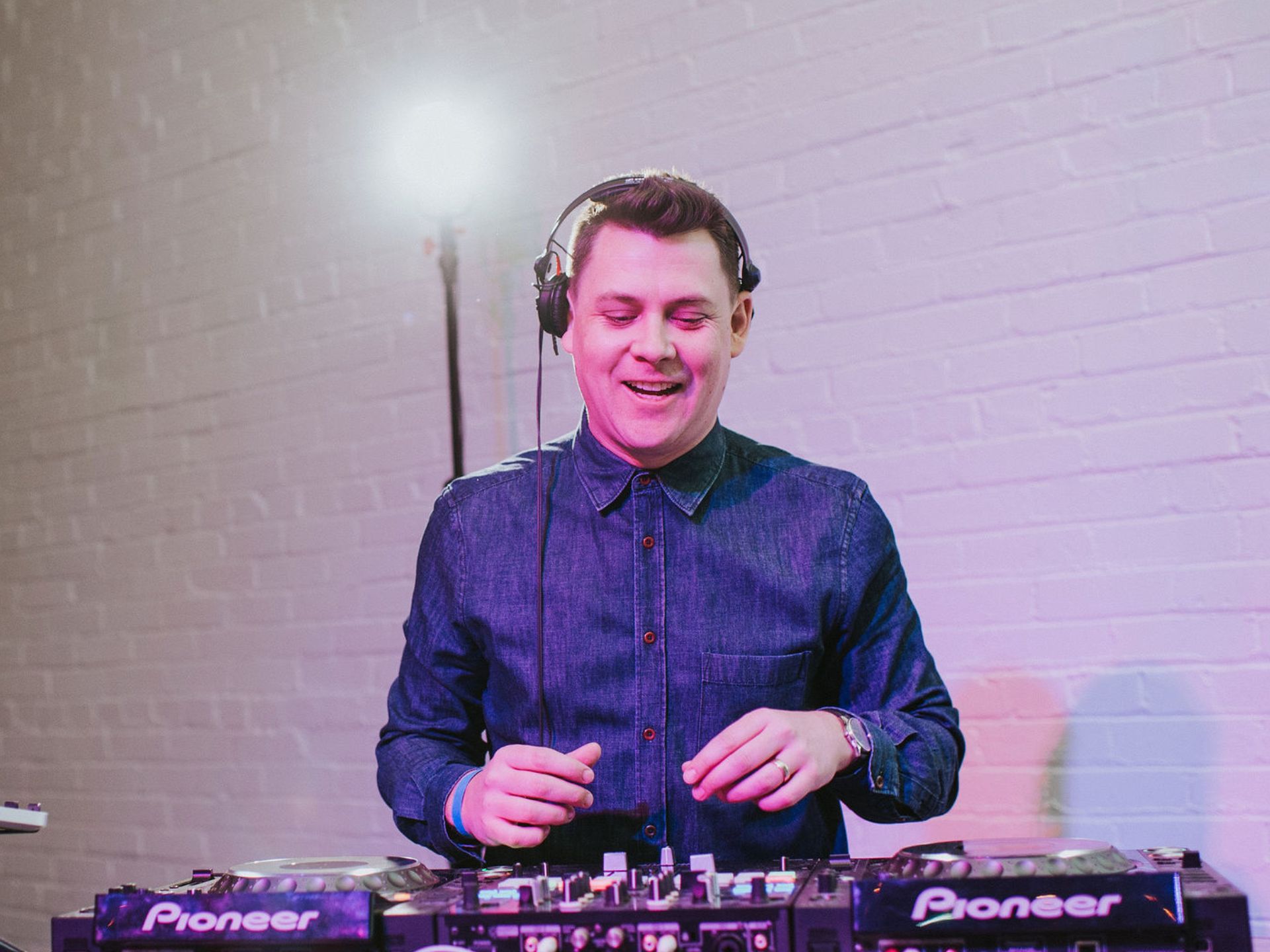 Event DJ & Wedding DJ